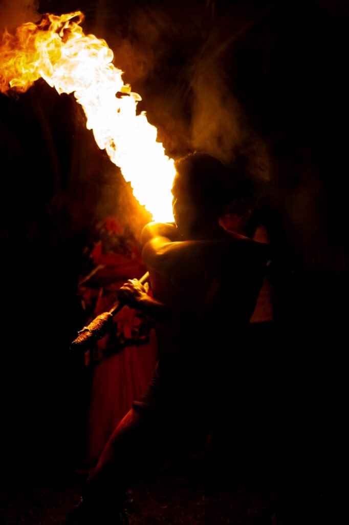 danse du feu spectacle à la pension la perle de tahaa en polynésie française