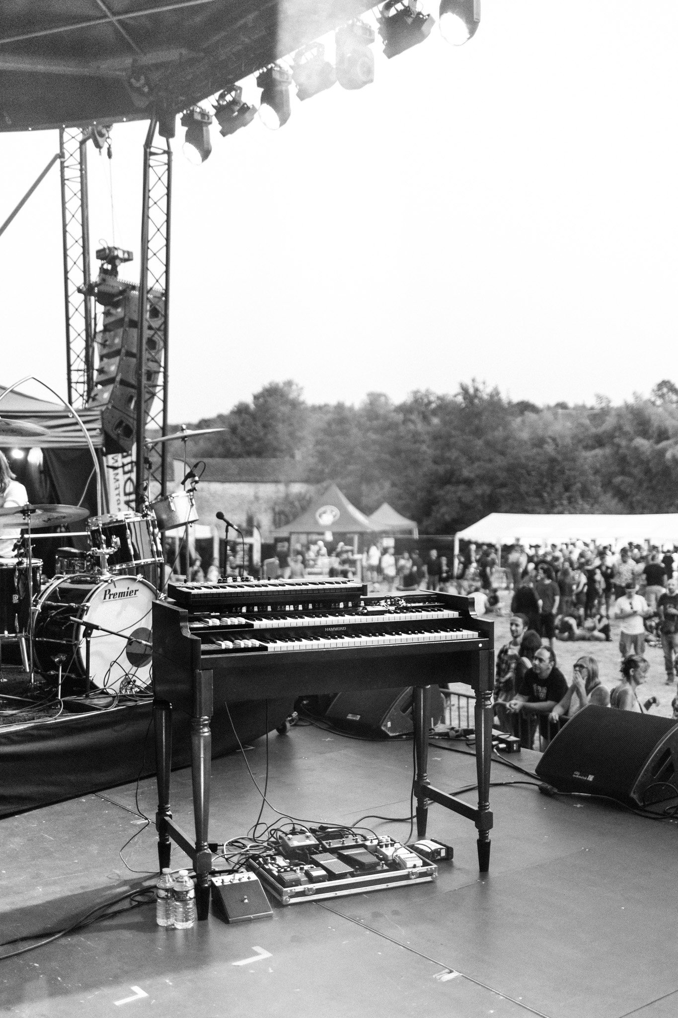 reportage photographie noir et blanc coulisses festival groupe rock breton moundrag 