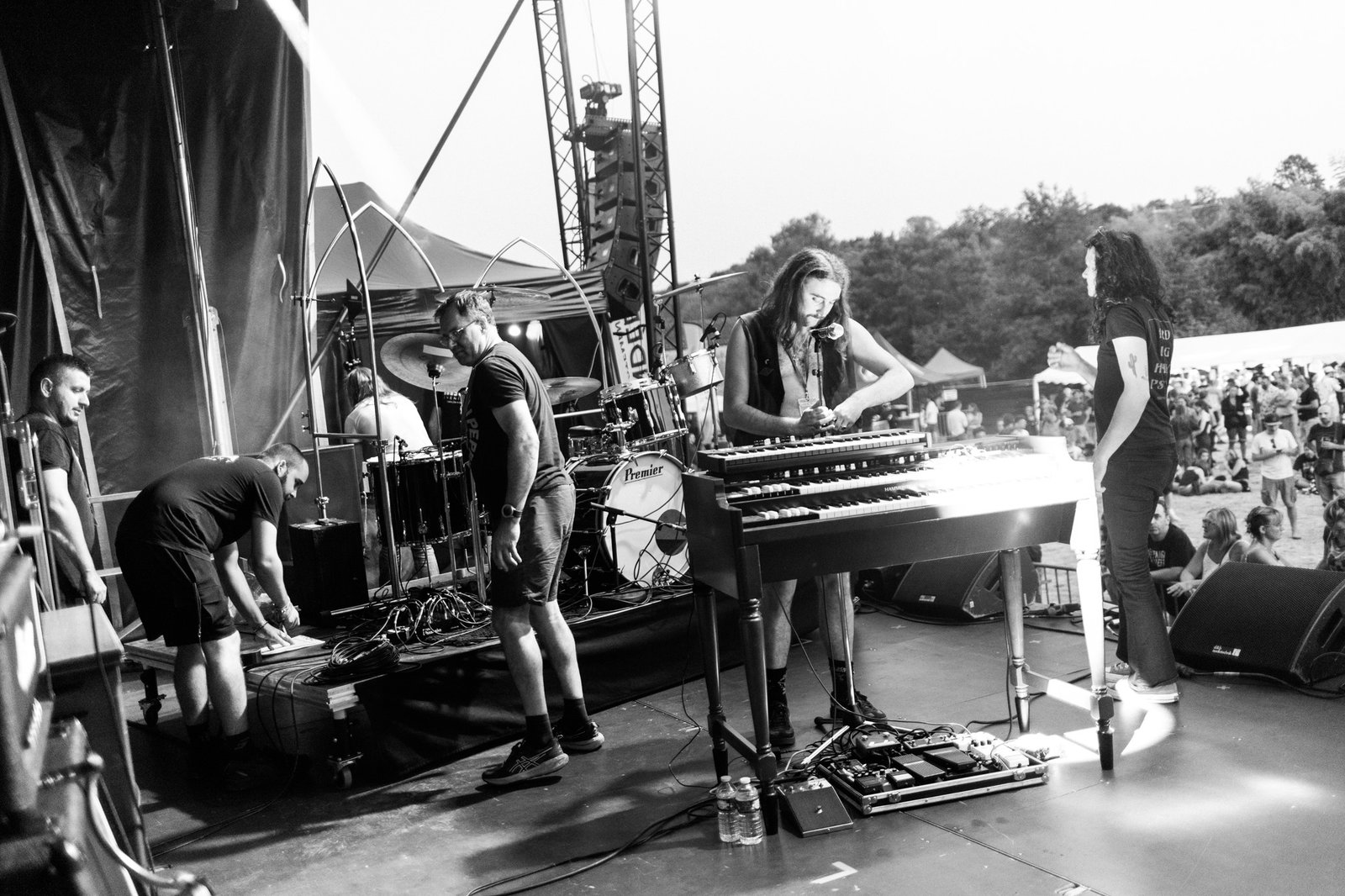 reportage photographie noir et blanc coulisses festival groupe rock breton moundrag 