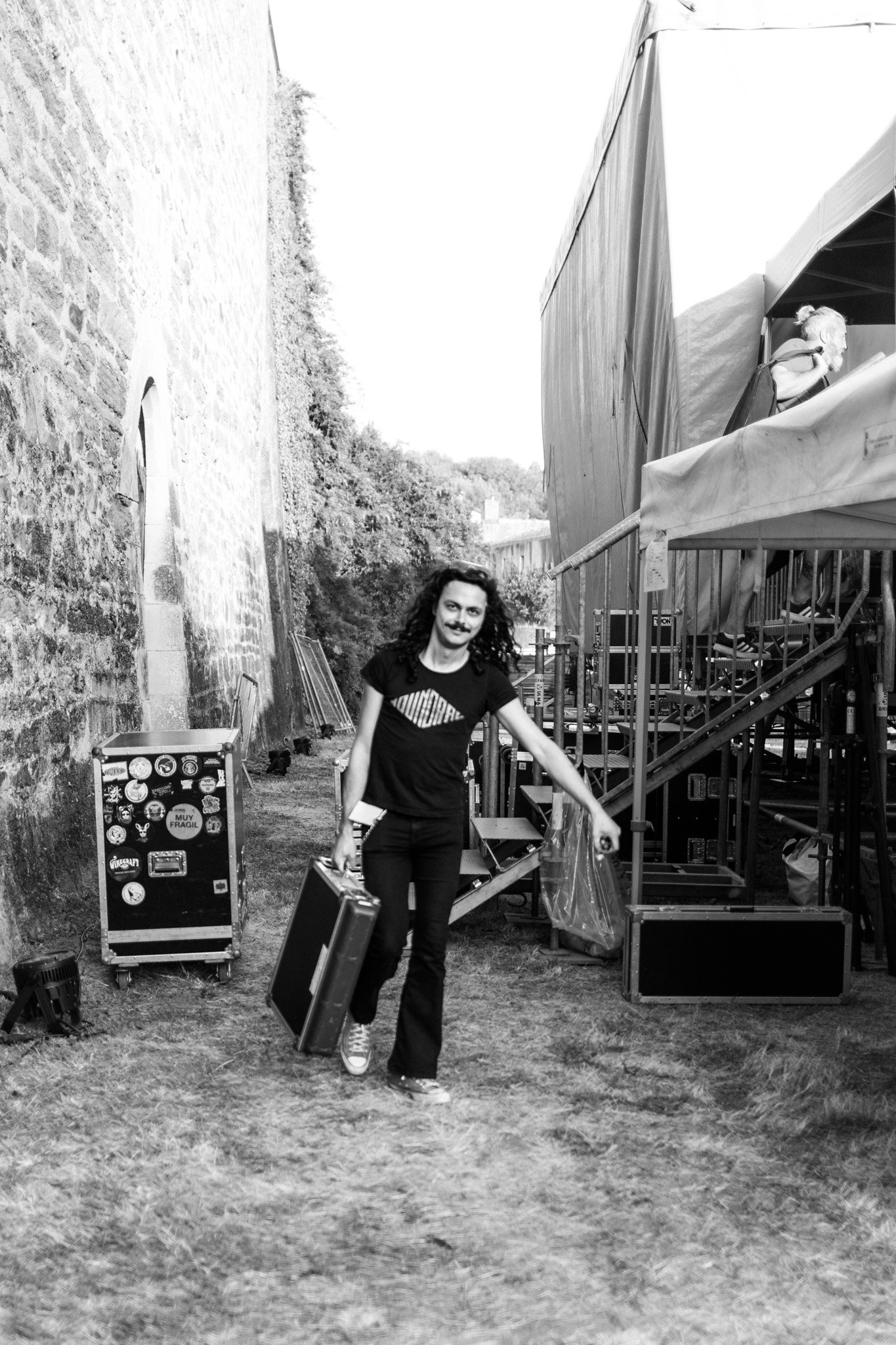 reportage photographie noir et blanc coulisses festival groupe rock breton moundrag 