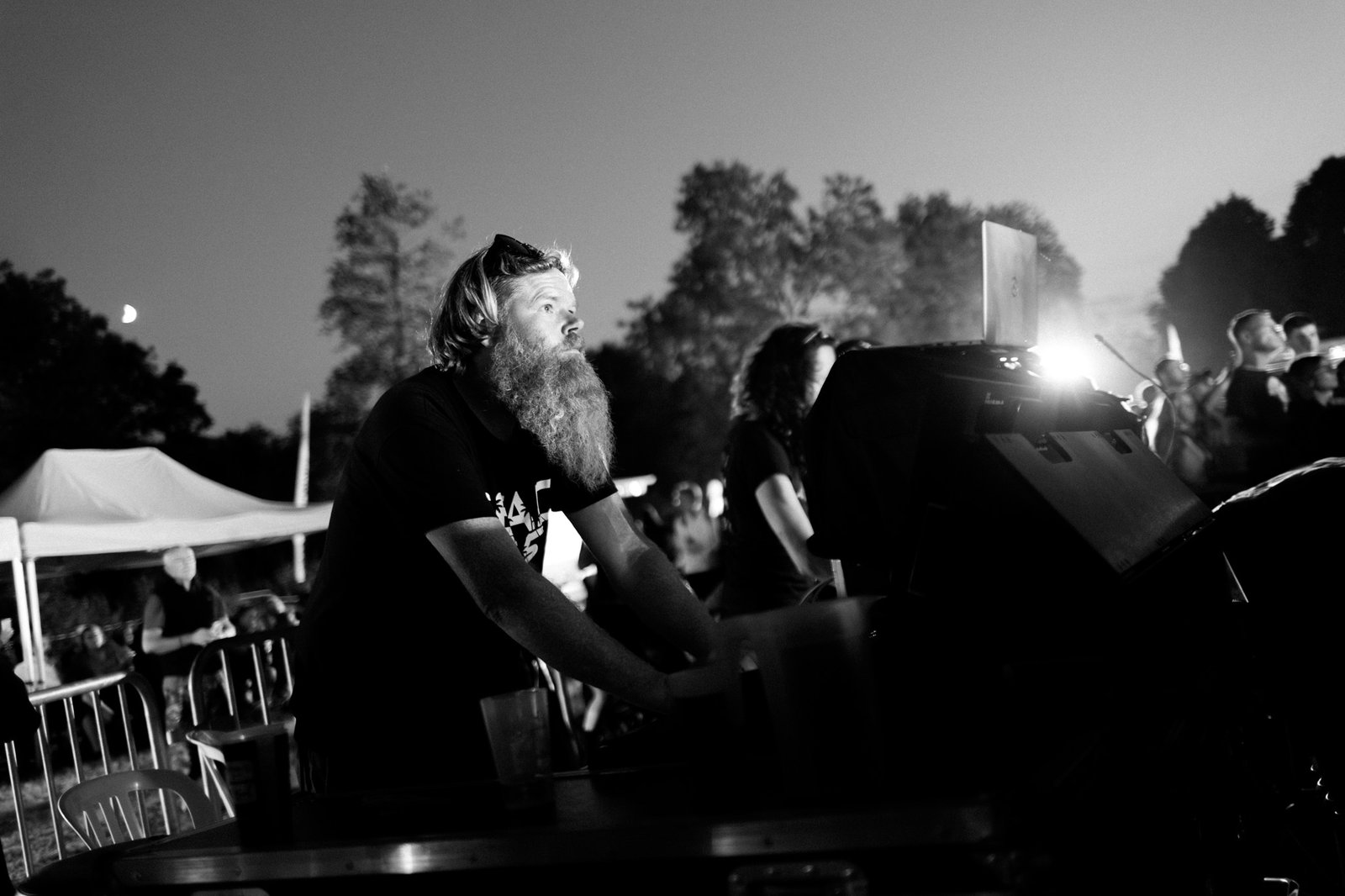 reportage photographie noir et blanc concert festival groupe rock breton moundrag 