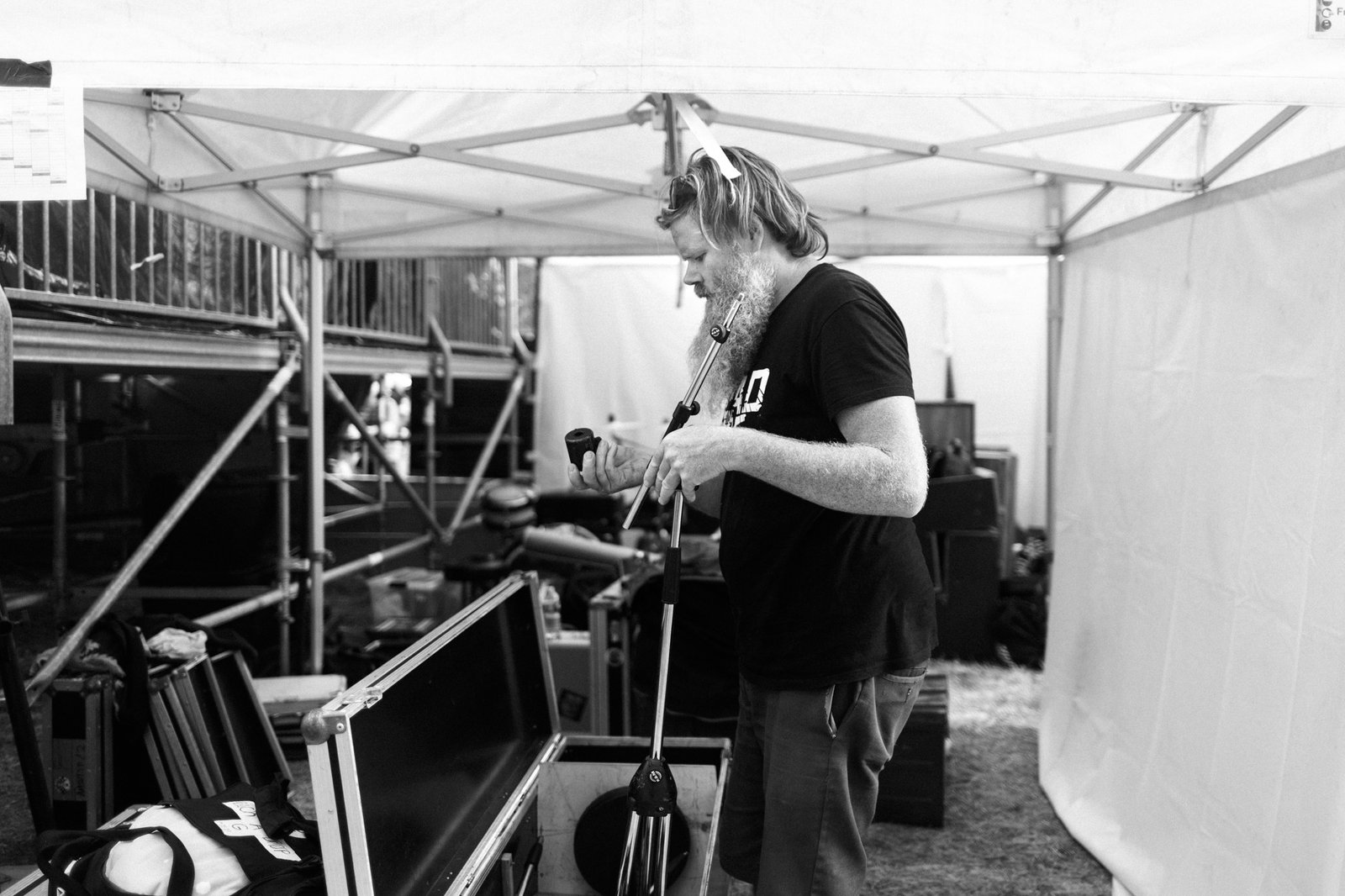 reportage photographie noir et blanc coulisses festival groupe rock breton moundrag 